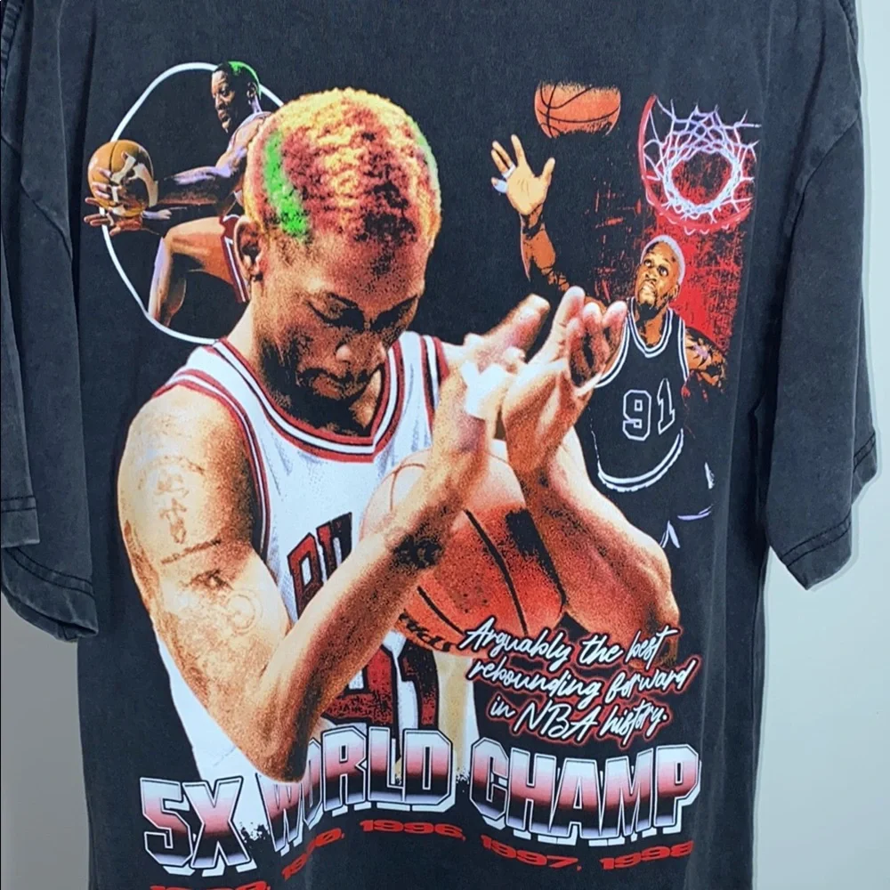 Dennis Rodman Chicago Bulls Short Sleeve Tee with Vintage Graphic Size Medium